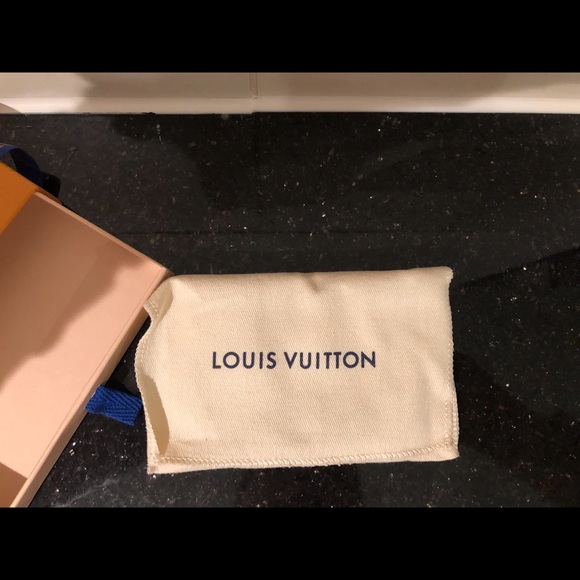 ❌sold❌NWT Authentic LV Cles in Monogram - Picture 4 of 6